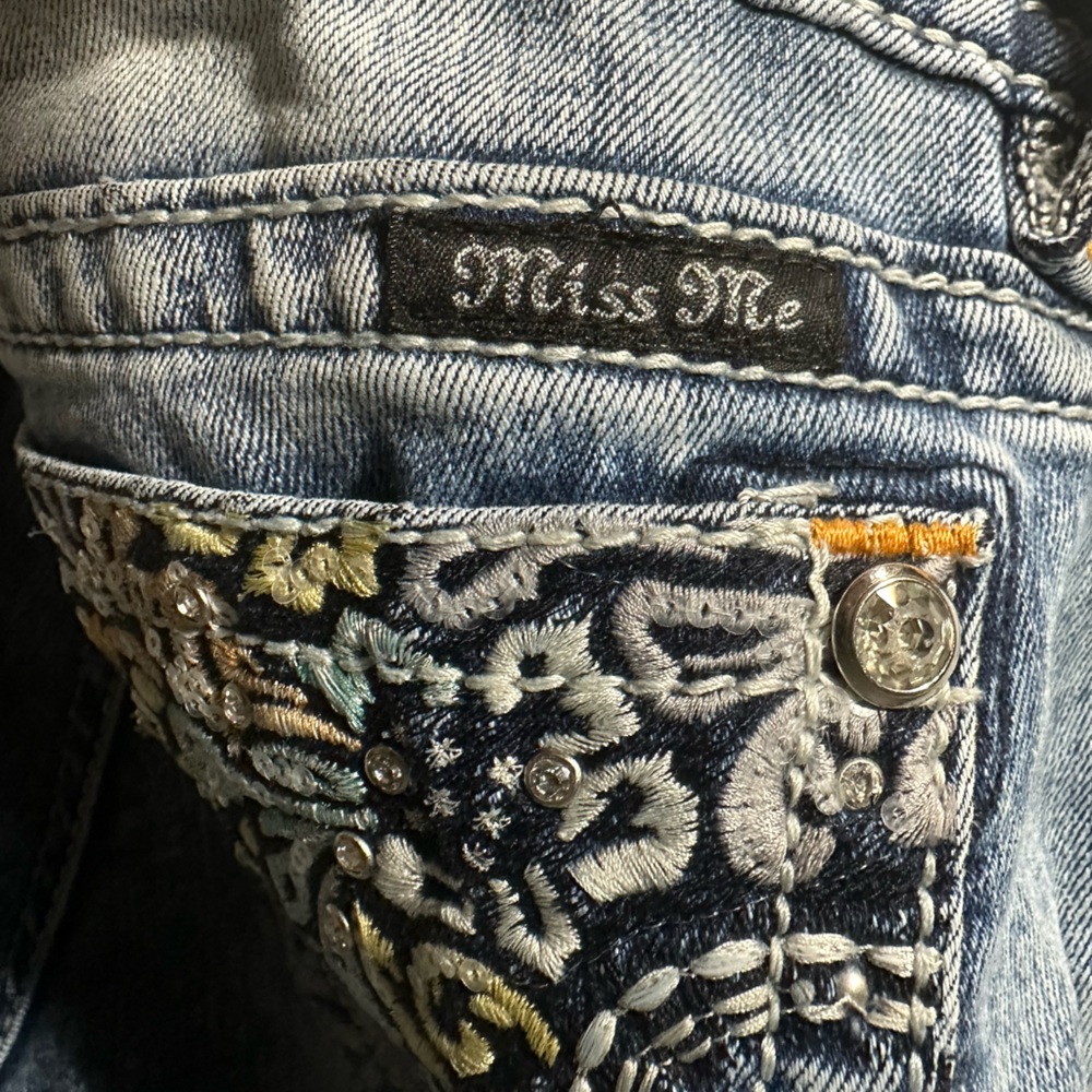 MISS ME DAYDREAM FLOWERS BOOT CUT JEANS - Picture 4 of 13